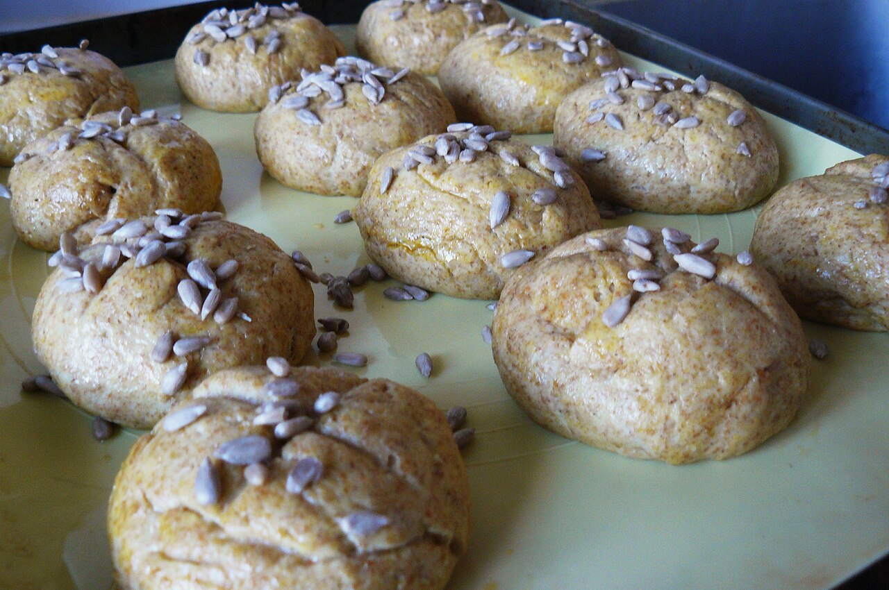 Apple Ginger & Walnut Tea Loaf